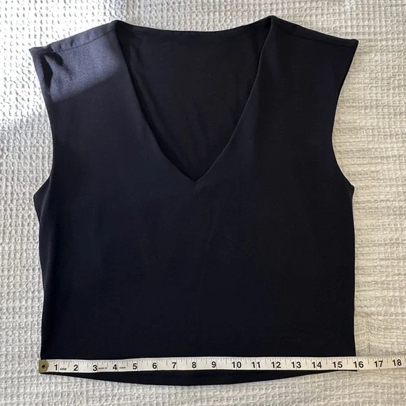 Athleta Black Transcend Crop Tank - Picture 14 of 14